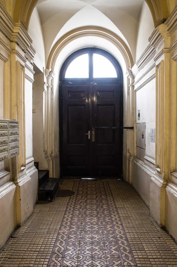 Cracow Old Town Apartments By Homeclick คราคูฟ ภายนอก รูปภาพ